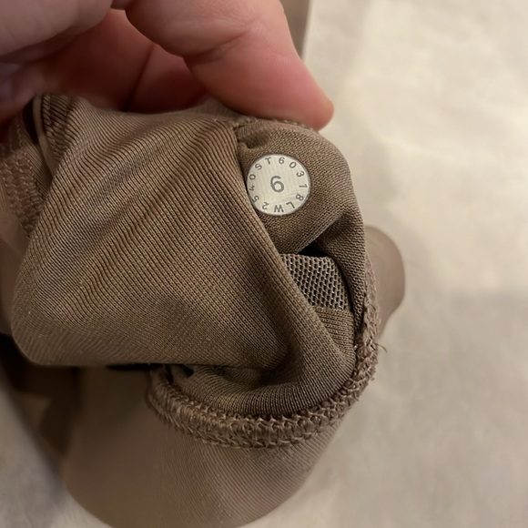 Lululemon energy bra - Picture 4 of 4